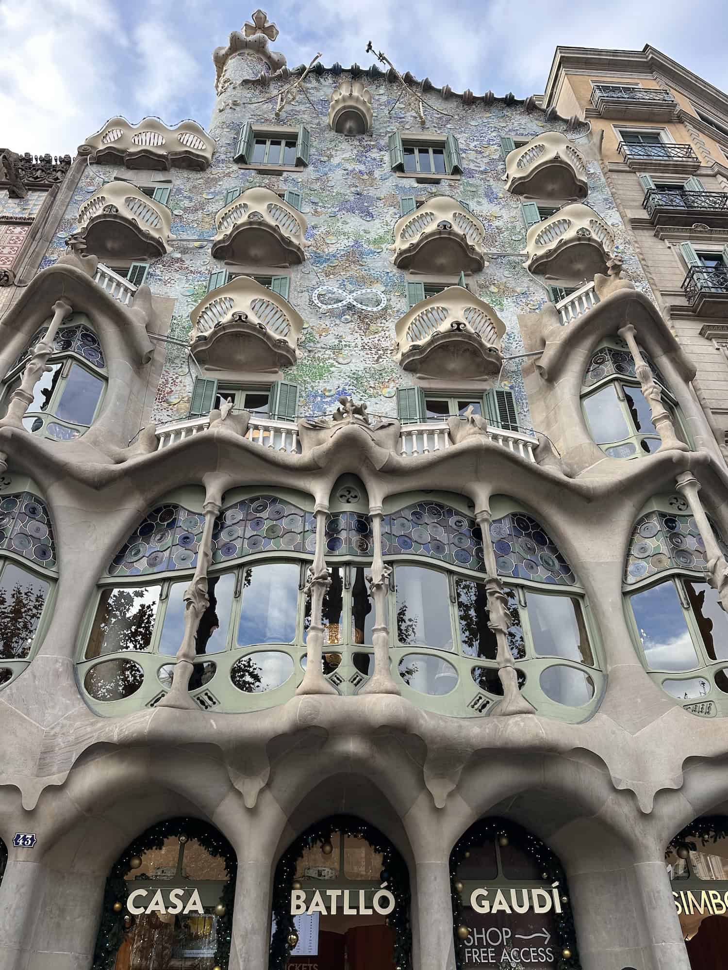 7 Gaudi Tours Barcelona: The Best Ways to See His Masterpieces